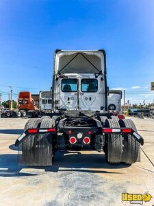 2018 Cascadia Freightliner Semi Truck 5 California for Sale