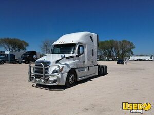 2018 Cascadia Freightliner Semi Truck 5 Texas for Sale