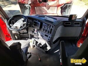 2018 Cascadia Freightliner Semi Truck 7 Oregon for Sale