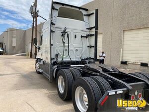 2018 Cascadia Freightliner Semi Truck 7 Texas for Sale