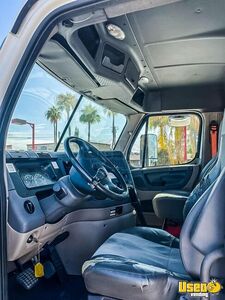 2018 Cascadia Freightliner Semi Truck 8 California for Sale