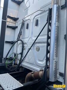 2018 Cascadia Freightliner Semi Truck 8 Texas for Sale