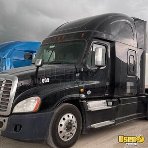 2018 Cascadia Freightliner Semi Truck 9 Texas for Sale