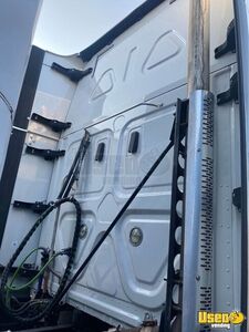 2018 Cascadia Freightliner Semi Truck 9 Texas for Sale