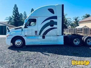 2018 Cascadia Freightliner Semi Truck California for Sale