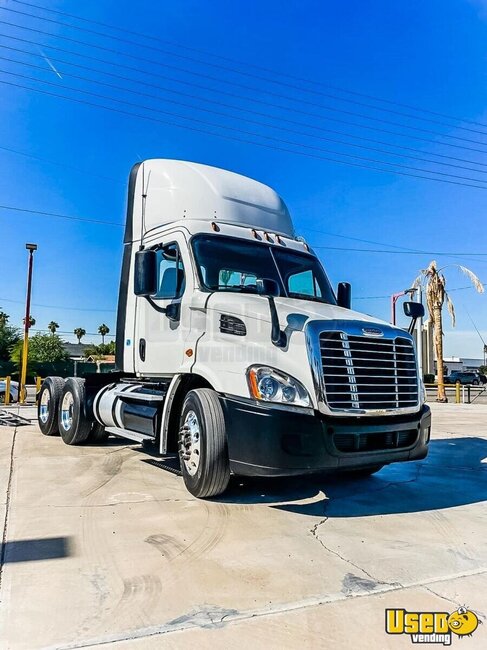 2018 Cascadia Freightliner Semi Truck California for Sale