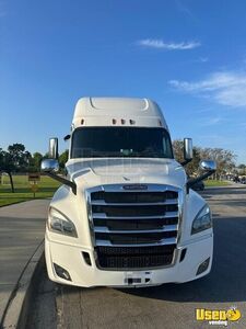 2018 Cascadia Freightliner Semi Truck Double Bunk California for Sale