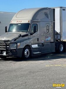2018 Cascadia Freightliner Semi Truck Double Bunk Nevada for Sale