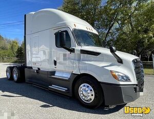 2018 Cascadia Freightliner Semi Truck Tennessee for Sale