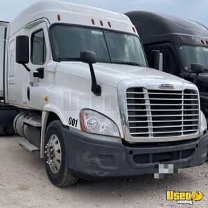 2018 Cascadia Freightliner Semi Truck Texas for Sale