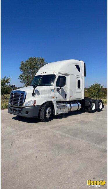 2018 Cascadia Freightliner Semi Truck Texas for Sale