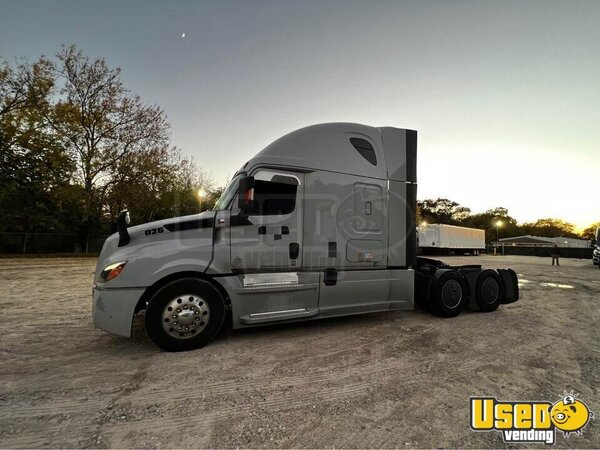 2018 Cascadia Freightliner Semi Truck Texas for Sale