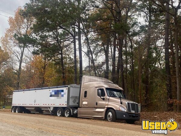 2018 Cascadia Freightliner Semi Truck Texas for Sale