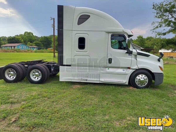 2018 Cascadia Freightliner Semi Truck Texas for Sale