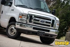 2018 E 450 Catering Food Truck Stovetop Texas Gas Engine for Sale