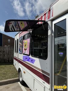 2018 E-450 Startrans Ice Cream Truck Soft Serve Machine Texas Gas Engine for Sale