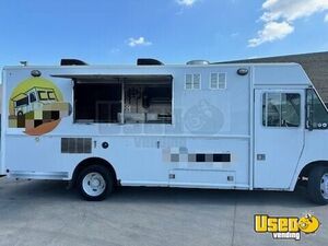 LOW MILES  2018 Ford F-59 - 27'  Step Van Kitchen Food Truck w/ Newer Kitchen & Pro Fire Suppression for Sale in Texas!