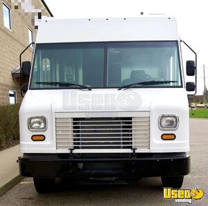 2018 F-59 Commercial Stripped Chassis Empty Food Truck All-purpose Food Truck Insulated Walls Michigan Gas Engine for Sale