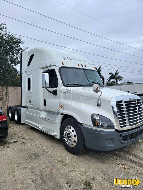 2018 Freightliner Semi Truck Florida for Sale