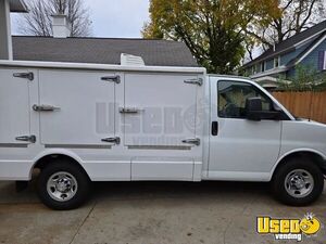 2018 G3500 Catering Food Truck Michigan Gas Engine for Sale