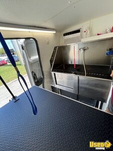2018 Mobile Pet Grooming Van Pet Care / Veterinary Truck Fresh Water Tank Florida Gas Engine for Sale