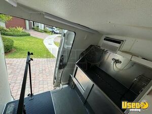 2018 Mobile Pet Grooming Van Pet Care / Veterinary Truck Hot Water Heater Florida Gas Engine for Sale