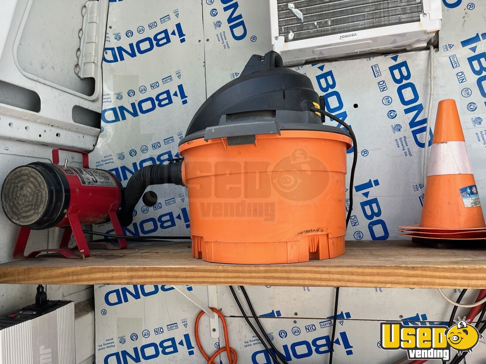 Low Mileage 2018 Nissan Pet Grooming Van Mobile Dog Grooming