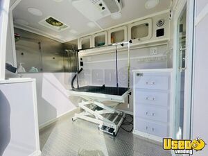 2018 Pet Grooming Trailer Pet Care / Veterinary Truck Cabinets Florida Diesel Engine for Sale