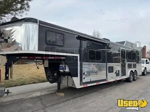 2018 Bison Ranger 3 Horse Living Quarters Trailer with Bathroom for Sale in Wyoming!