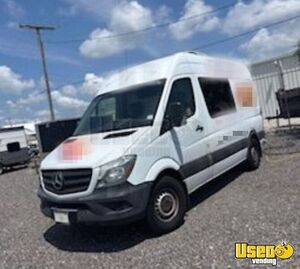 2018 Mercedes Benz Sprinter Mobile Dog Grooming Van Mobile Business Unit for Sale in Florida!