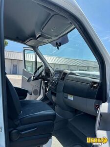 2018 Sprinter Van Pet Care / Veterinary Truck Hot Water Heater Florida Diesel Engine for Sale