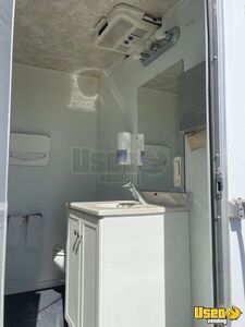 2018 Two Stall Restroom Restroom / Bathroom Trailer Water Tank Texas for Sale