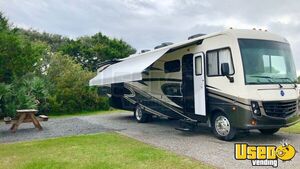 Well-Maintained 2018 Holiday Rambler Vacationer XE 32A RV for Sale in Florida!