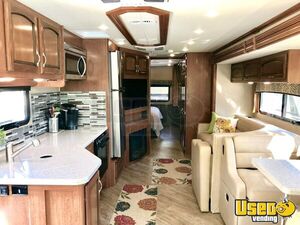 2018 Vacationer Xe Class A Motorhome Shore Power Cord Florida Gas Engine for Sale