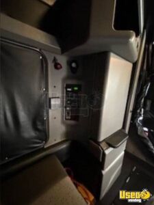 2018 W900 Kenworth Semi Truck 28 Washington for Sale