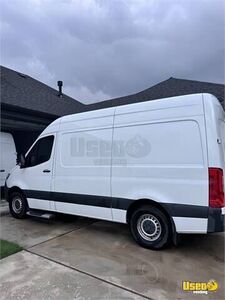 2019 144wb Pet Care / Veterinary Truck Breaker Panel Texas for Sale