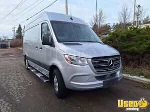 2019 2500 High Roof 9 Ft Clearance/hanvey Conversion Pet Care / Veterinary Truck Vermont Diesel Engine for Sale