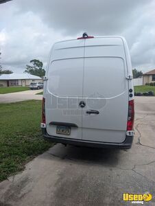2019 2500 High Top Chassis With A 170" Wheelbase Pet Care / Veterinary Truck Insulated Walls Florida Diesel Engine for Sale