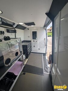 2019 2500 High Top Chassis With A 170" Wheelbase Pet Care / Veterinary Truck Interior Lighting Florida Diesel Engine for Sale