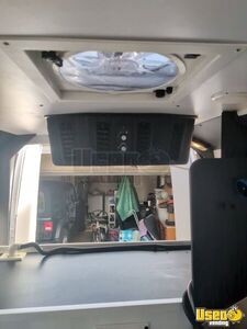 2019 2500 High Top Pet Care / Veterinary Truck Fresh Water Tank Florida Diesel Engine for Sale