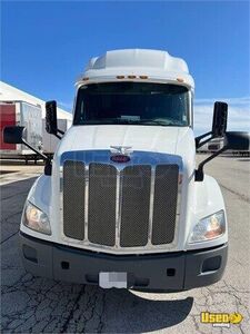 2019 579 Peterbilt Semi Truck Double Bunk Pennsylvania for Sale