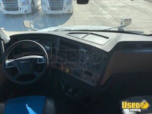2019 Cascadia Freightliner Semi Truck 10 California for Sale