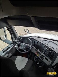 2019 Cascadia Freightliner Semi Truck 13 North Dakota for Sale