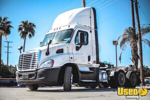 2019 Cascadia Freightliner Semi Truck 2 California for Sale