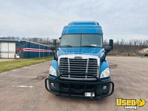 2019 Cascadia Freightliner Semi Truck 2 Maryland for Sale