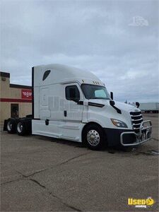 2019 Cascadia Freightliner Semi Truck 3 North Dakota for Sale