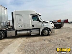 2019 Cascadia Freightliner Semi Truck 3 Texas for Sale