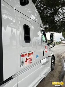 2019 Cascadia Freightliner Semi Truck 6 California for Sale