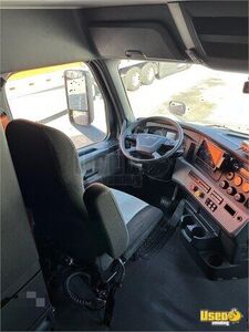 2019 Cascadia Freightliner Semi Truck 8 Missouri for Sale