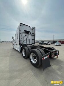 2019 Cascadia Freightliner Semi Truck Double Bunk Illinois for Sale